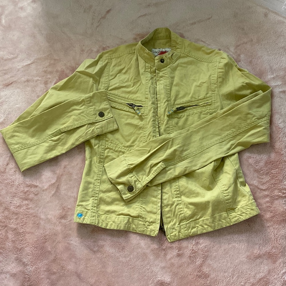 Green motor jacket